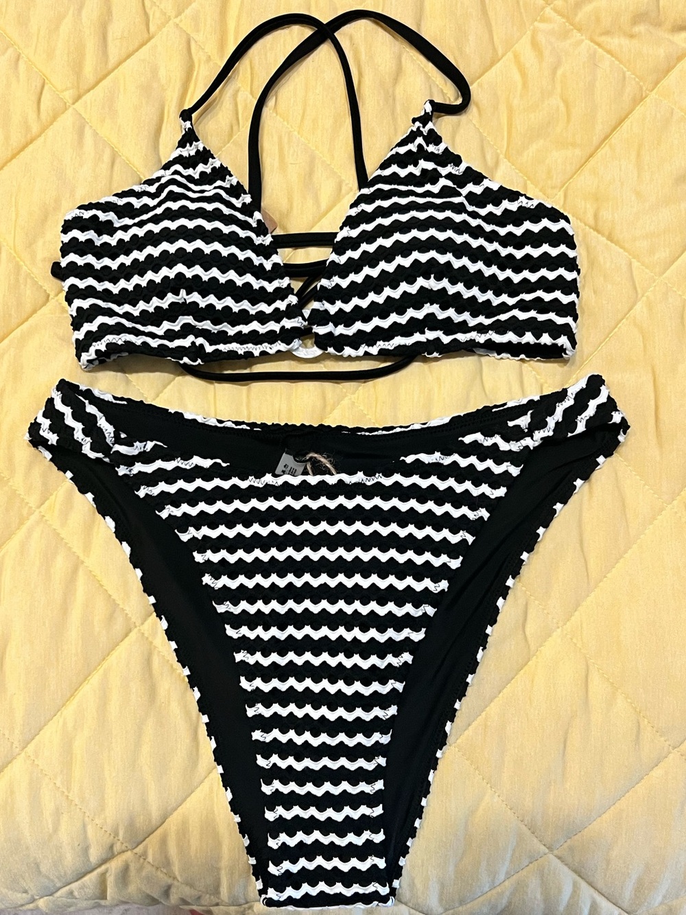 BNWT Berlook Black/White Bikini Set (M top/L bottom)